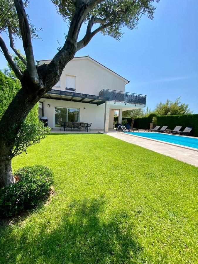 Villa Divina With Private Heated Pool Pula Bagian luar foto