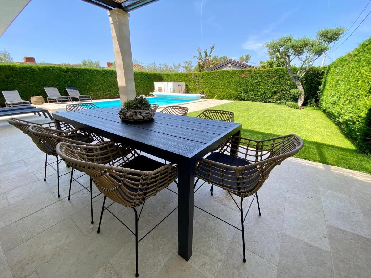 Villa Divina With Private Heated Pool Pula Bagian luar foto