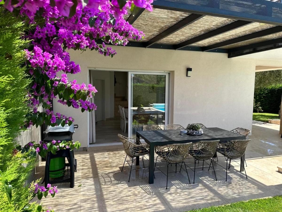 Villa Divina With Private Heated Pool Pula Bagian luar foto