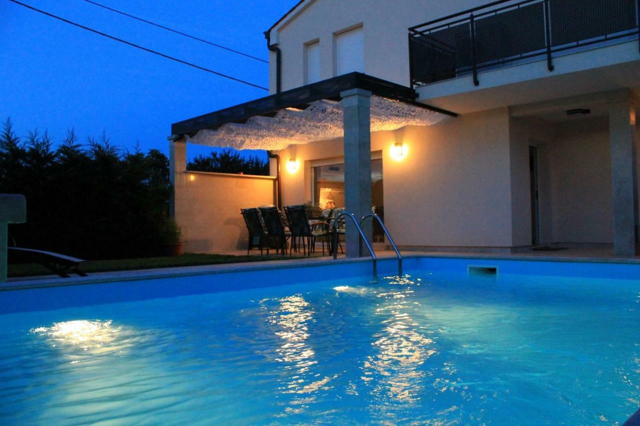 Villa Divina With Private Heated Pool Pula Bagian luar foto